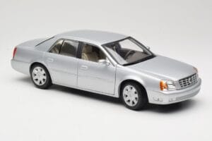 Cadillac DeVille DTS Maisto 1:18 56061 Diecast - image 6 of 8