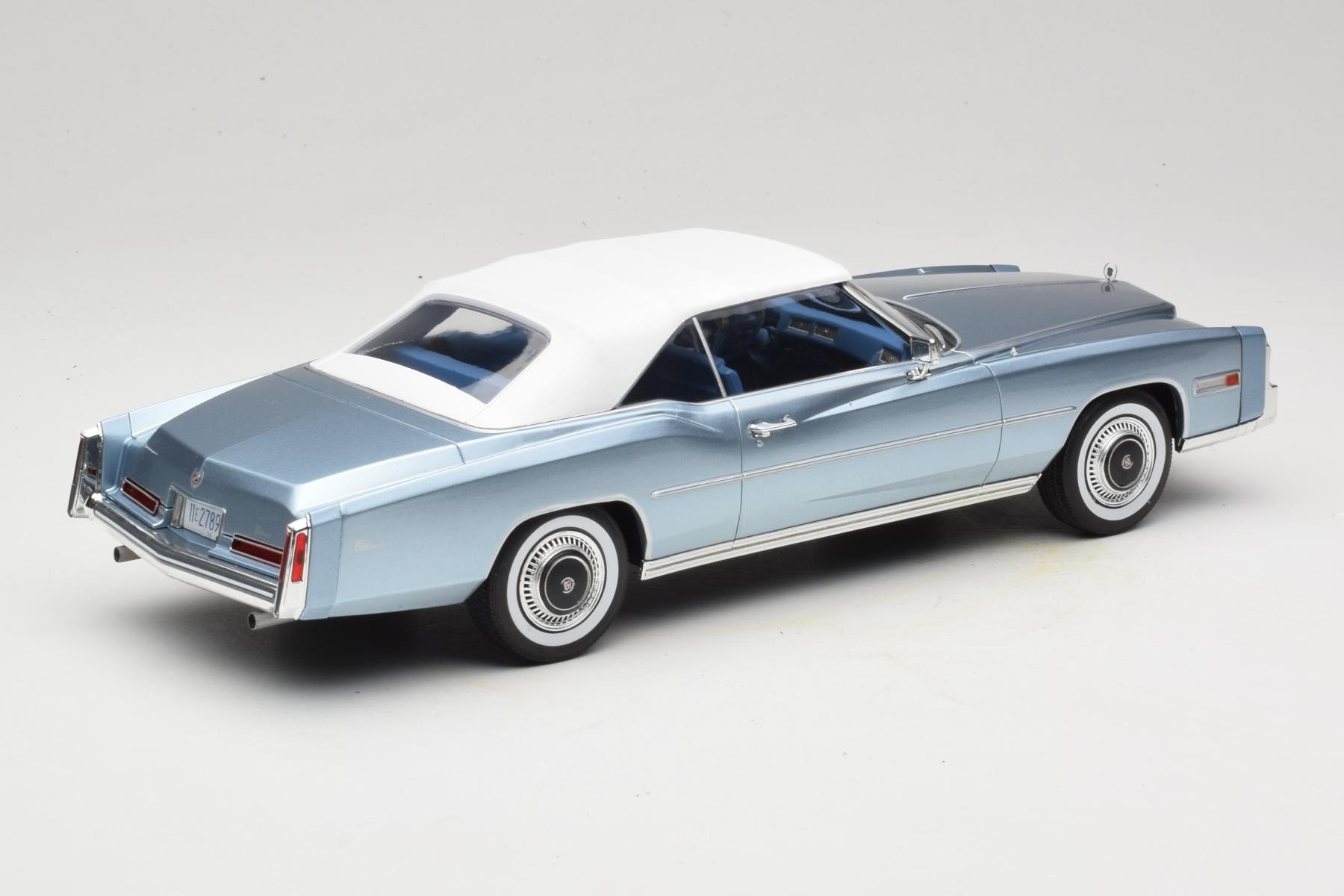 ミニカー Cadillac Eldorado Convertible 1/21.5 Cadillac Eldorado Convertible 1976 1:18 Diecast Blue