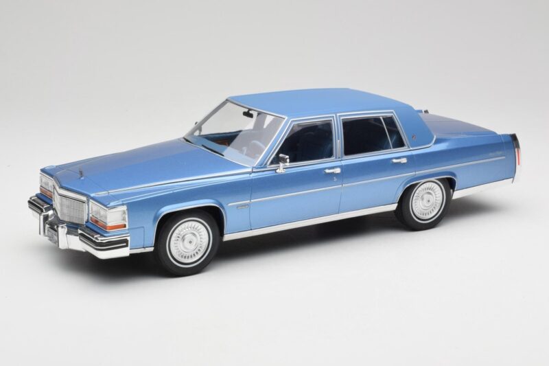Cadillac Fleetwood Brougham Blue Metallic MCG 1:18 MCG18252 Diecast