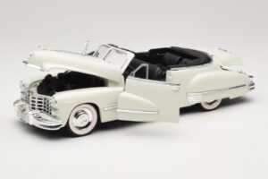 Cadillac Series 62 Convertible White Anson 1:18 30335 Diecast - image 2 of 8