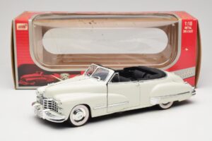 Cadillac Series 62 Convertible White Anson 1:18 30335 Diecast - image 8 of 8