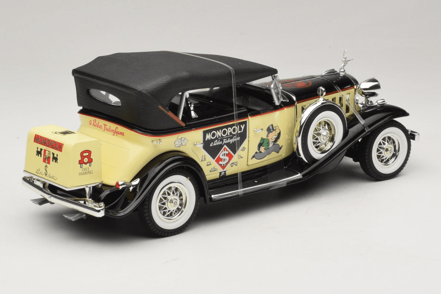 Auto World Cadillac V16 Phaeton 1:18 Monopoly Edition
