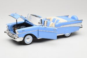 Chevrolet Bel Air Convertible Blue Road Signature 1:18 55/1/0863 Diecast - image 2 of 8