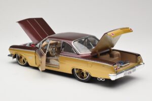 Chevrolet Bel Air Gold & Brown Maisto 1:18 31064 Diecast - image 5 of 8
