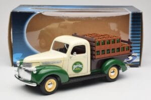 Chevrolet Brasseur Perrier Delivery Van Green Solido 1:18 203243 Diecast - image 8 of 8