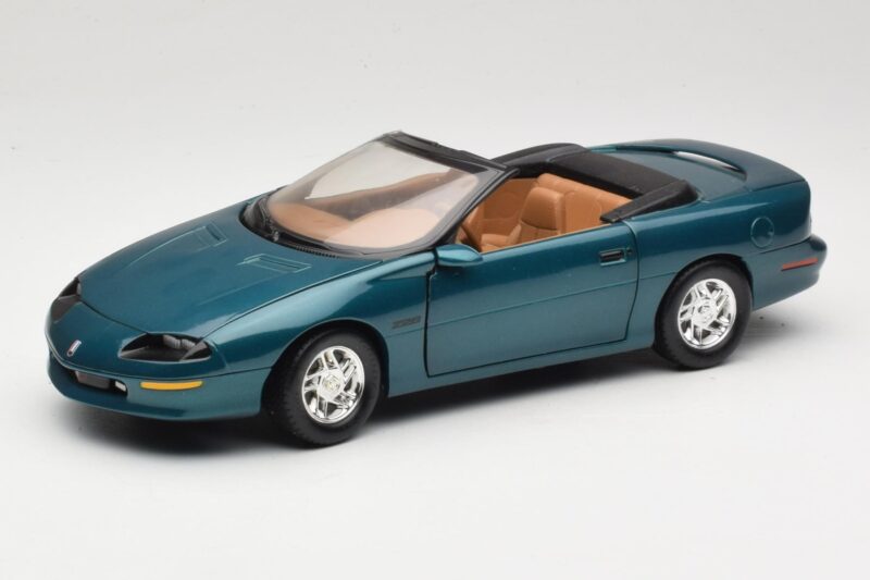 Chevrolet Camaro Z28 Convertible Green American Muscle 1:18 Chevrolet Camaro Z28 Convertible Green American Muscle 1:18 7231D0 Diecast
