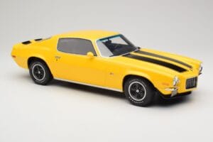 Chevrolet Camaro Z28 RS Daytona Yellow Otto 1:12 G085 Resin - image 4 of 6