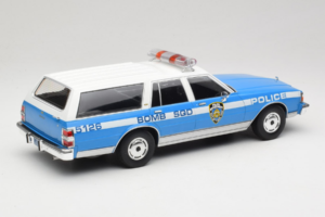 Chevrolet Caprice Estate Wagon NYPD MCG 1:18 MCG18477 Diecast - image 2 of 6