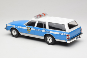 Chevrolet Caprice Estate Wagon NYPD MCG 1:18 MCG18477 Diecast - image 5 of 6