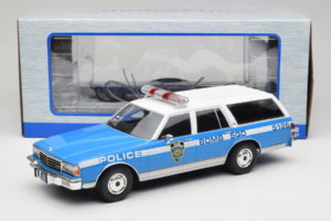 Chevrolet Caprice Estate Wagon NYPD MCG 1:18 MCG18477 Diecast - image 6 of 6