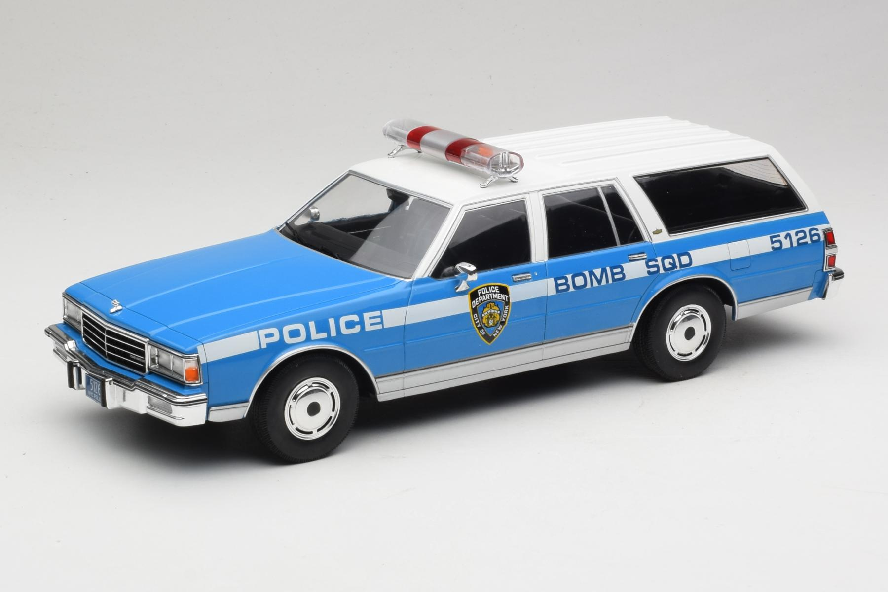 MCG Chevrolet Caprice Estate Wagon 1:18 NYPD Diecast