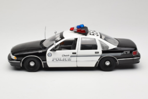 Chevrolet Caprice Glendale Police UT Models 1:18 21026 Diecast - image 4 of 8