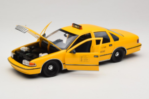 Chevrolet Caprice NYC Taxi UT Models 1:18 180142095 Diecast - image 2 of 8