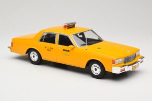 Chevrolet Caprice Yellow Taxi MCG 1:18 MCG18038 Diecast - image 4 of 6