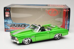Chevrolet Chevelle SS Convertible Green Maisto 1:18 31099 Diecast - image 8 of 8