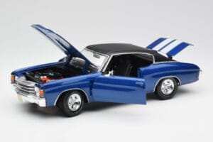 Chevrolet Chevelle SS 454 Blue Maisto 1:18 531886 Diecast - image 2 of 8