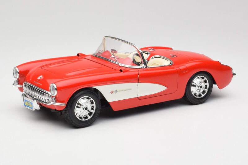 Chevrolet Corvette C1 Roadster Red Bburago 1:18 Chevrolet Corvette C1 Roadster Red Bburago 1:18 3024 Diecast