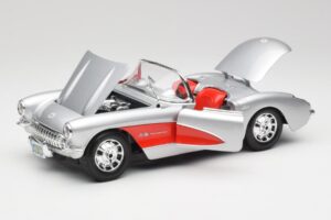 Chevrolet Corvette C1 Silver & Red Bburago 1:18 3024-M1 Diecast - image 2 of 8