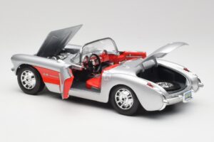 Chevrolet Corvette C1 Silver & Red Bburago 1:18 3024-M1 Diecast - image 5 of 8