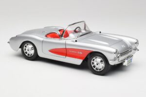 Chevrolet Corvette C1 Silver & Red Bburago 1:18 3024-M1 Diecast - image 6 of 8