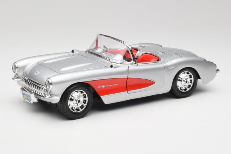 Chevrolet Corvette C1 Silver & Red Bburago 1:18 3024-M1 Diecast