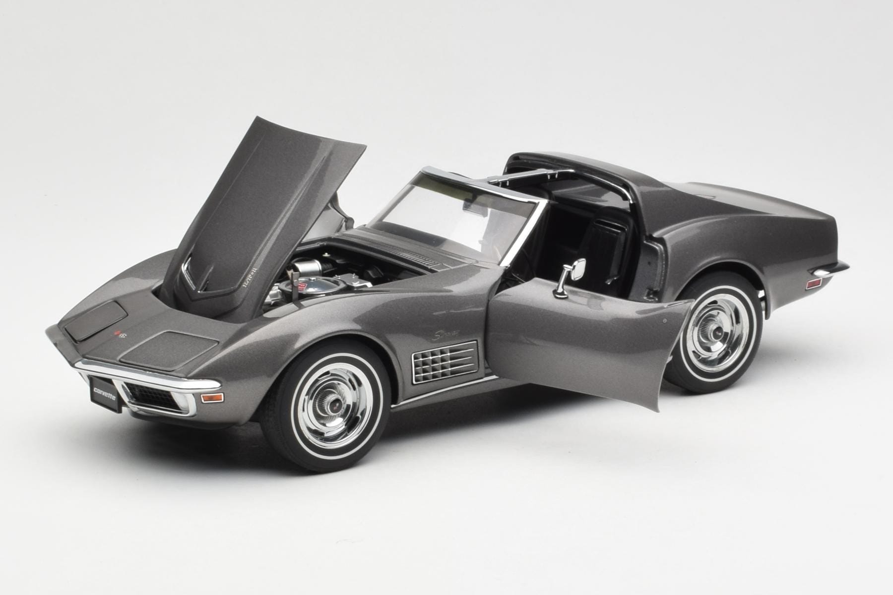 AUTOart Chevrolet Corvette C3 1:18 Laguna Grey 1970