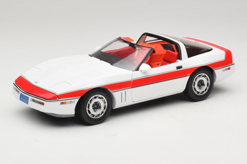 Chevrolet Corvette C4 A-Team White GreenLight 1:18 Chevrolet Corvette C4 A-Team White GreenLight 1:18 13532 Diecast