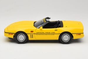Chevrolet Corvette C4 Indianapolis 500 Pace Car Yellow Greenlight 1:18 11801-06 Diecast - image 4 of 8