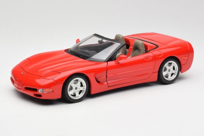Chevrolet Corvette C5 Cabriolet Red Bburago 1:18 3076 Diecast