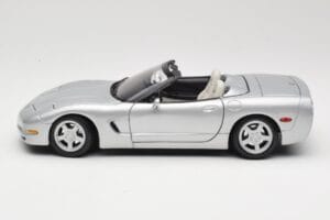Chevrolet Corvette C5 Convertible Silver Maisto 1:18 50317 Diecast - image 4 of 8