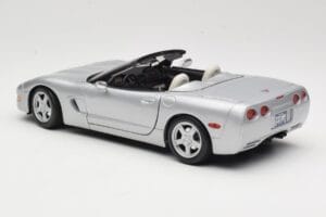 Chevrolet Corvette C5 Convertible Silver Maisto 1:18 50317 Diecast - image 7 of 8