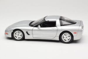 Chevrolet Corvette C5 Silver Bburago 1:18 3056 Diecast - image 4 of 8