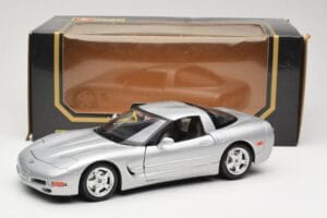 Chevrolet Corvette C5 Silver Bburago 1:18 3056 Diecast - image 8 of 8