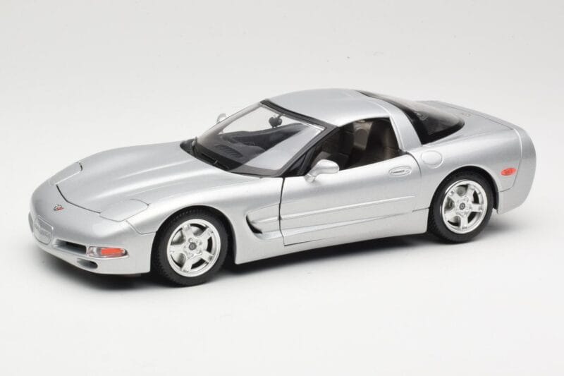 Chevrolet Corvette C5 Silver Bburago 1:18 3056 Diecast