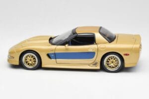 Chevrolet Corvette C5 Guldstrand Signature Edition Gold Maisto 1:18 31657 Diecast - image 4 of 8