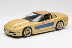 Chevrolet Corvette C5 Guldstrand Signature Edition Gold Maisto 1:18 31657 Diecast