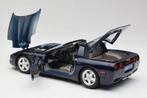 Chevrolet Corvette C5 Nassau Blue Bburago 1:18 30166 Diecast - image 5 of 8