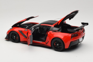 Chevrolet Corvette C7 ZR1 Torch Red IXO 1:18 18RDC243-FO Diecast - image 5 of 8