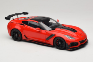 Chevrolet Corvette C7 ZR1 Torch Red IXO 1:18 18RDC243-FO Diecast - image 6 of 8