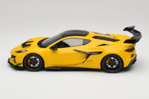 Chevrolet Corvette C8 ZR1 Yellow GT Spirit 1:18 GT528 Resin - image 3 of 6