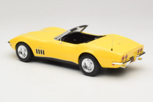 Chevrolet Corvette C3 Convertible Daytona Yellow Norev 1:18 189039 Diecast - image 5 of 6