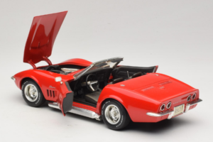 Chevrolet Corvette C3 Convertible Red Revell 1:18 8833-P1 Diecast - image 5 of 8