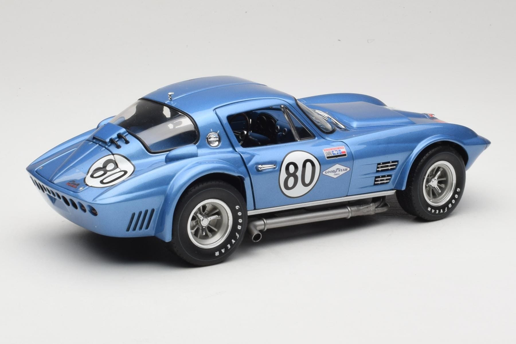 Exoto Corvette Grand Sport 1:18 Penske Nassau 1963