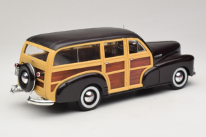 Chevrolet Fleetmaster Woody Black Maisto 1:18 56043 Diecast - image 3 of 8