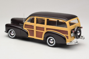 Chevrolet Fleetmaster Woody Black Maisto 1:18 56043 Diecast - image 7 of 8