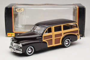 Chevrolet Fleetmaster Woody Black Maisto 1:18 56043 Diecast - image 8 of 8