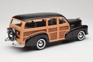 Chevrolet Fleetmaster Woody Black & Wood Panels Maisto 1:18 43697545B Diecast - image 3 of 8