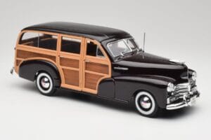 Chevrolet Fleetmaster Woody Black & Wood Panels Maisto 1:18 43697545B Diecast - image 6 of 8