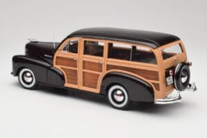 Chevrolet Fleetmaster Woody Black & Wood Panels Maisto 1:18 43697545B Diecast - image 7 of 8