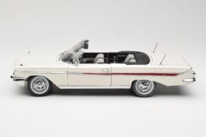 Chevrolet Impala Convertible White Sun Star 1:18 3405 Diecast - image 4 of 8